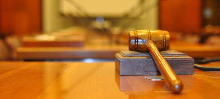 Διπλή εισαγγελική έρευνα μετά το «ντου» Ρουβίκωνα στον Ευαγγελισμό και το «φακελάκι»