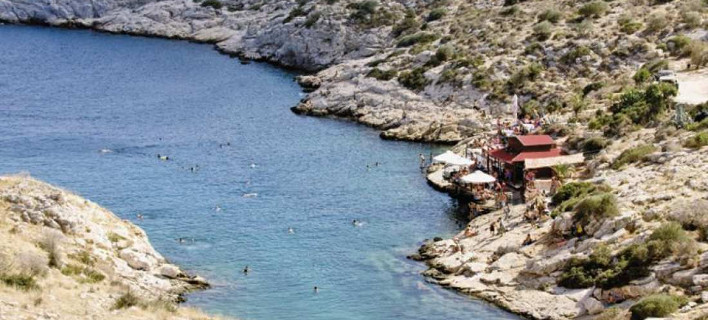 Εξιχνιάστηκε ο φόνος στα Λιμανάκια της Βουλιαγμένης - Φιλικό ζευγάρι δολοφόνησε τον 50χρονο