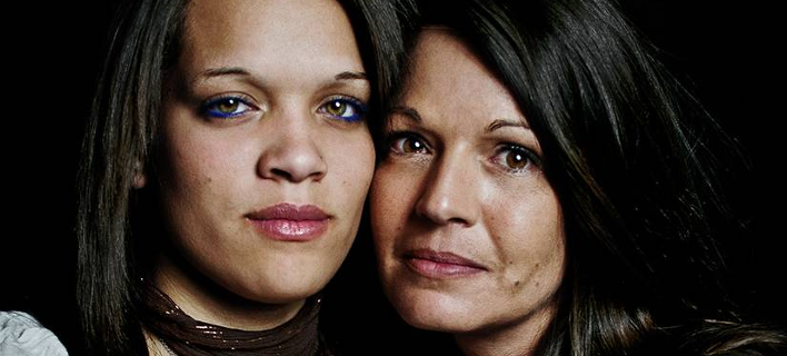 Της άλλαξαν το παιδί στο μαιευτήριο και ζητάει 12 εκατ. ευρώ αποζημίωση [εικόνες]