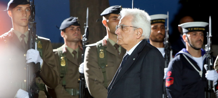 Ο Ιταλός πρωθυπουργός καταθέτει στεφάνι στο Μνημείο Πεσόντων στην Κέρκυρα/Φωτογραφία:Intimenews