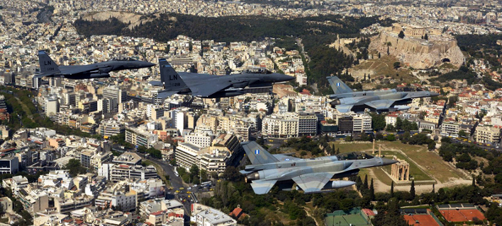 Μαχητικά αεροσκάφη θα πετάξουν πάνω από την Ακρόπολη, τον πορθμό Ευρίπου και τη γέφυρα Ρίου-Αντιρρίου την Τρίτη