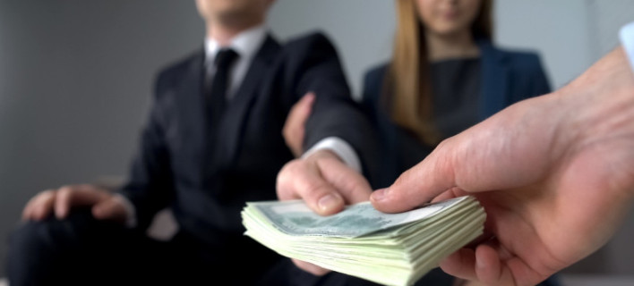 Î£Ï…Î½Î­Ï„Î±Î¹ÏÎ¿Ï‚ Ï„Î¿ ÎºÏÎ¬Ï„Î¿Ï‚ ÏƒÏ„Î¹Ï‚ ÎµÏ€Î¹Ï‡ÎµÎ¹ÏÎ®ÏƒÎµÎ¹Ï‚ /Î¦Ï‰Ï„Î¿Î³ÏÎ±Ï†Î¯Î±: Shutterstock