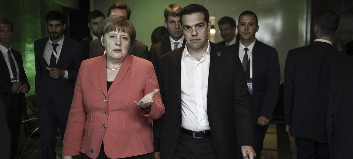 FT: Η Μέρκελ επέπληξε τον Τσίπρα για τις καθυστερήσεις στο προσφυγικό