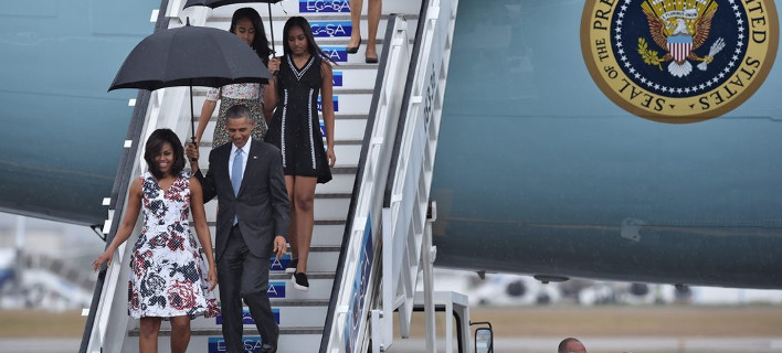 Μίνι, φλοράλ, αέρινα, πανάκριβα Carolina Herrera -Τι φόρεσαν οι Ομπάμα στην Κούβα [εικόνες]