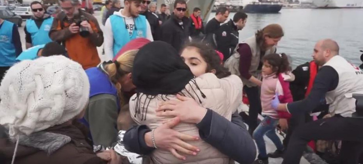 Συγκλονιστικές στιγμές στο λιμάνι της Λέσβου -Πρόσφυγας ξαναβρήκε τα παιδιά της μετά από 20 μέρες [βίντεο]