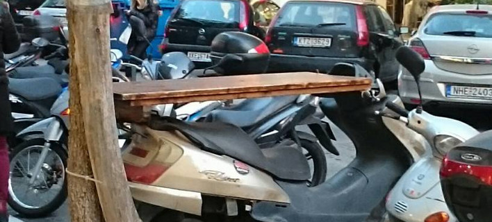 H πατέντα του καταστηματάρχη στη Θεσσαλονίκη τρέλανε το ίντερνετ -Που τρώνε οι πελάτες [εικόνα]