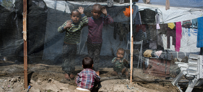 Î¤Î± Ï€Î±Î¹Î´Î¹Î¬ ÎµÎ¯Î½Î±Î¹ Ï„Î± Ï€Î¹Î¿ Î±Î¸ÏŽÎ± Î¸ÏÎ¼Î±Ï„Î± Î±Ï…Ï„Î¿Ï Ï„Î¿Ï… ÎµÏ†Î¹Î¬Î»Ï„Î· ÏƒÏ„Î¿ hotspot ÏƒÏ„Î· ÎœÏŒÏÎ¹Î± (Î¦Ï‰Ï„Î¿Î³ÏÎ±Ï†Î¯Î±: Î‘Î¡) 