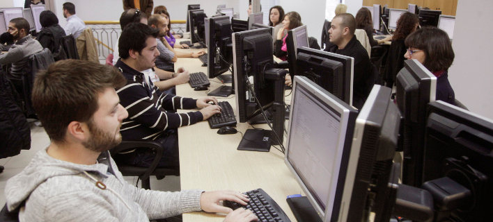 Αρχίζουν οι αιτήσεις για την επιδότηση μετατροπής συμβάσεων με «μπλοκάκι» σε μισθωτή εργασία
