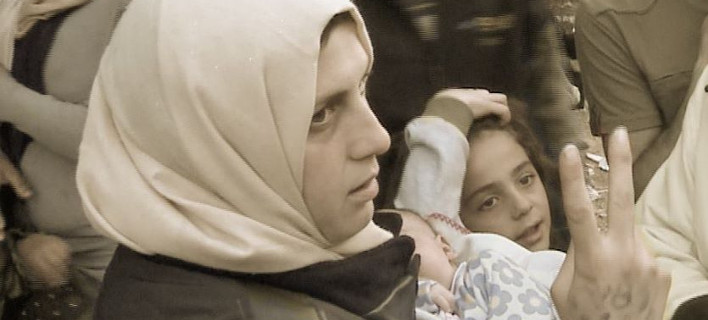 Συγκλονιστική ιστορία μάνας προσφυγόπουλων: Το ένα μου το πήρε ο πόλεμος, το άλλο πάρτε το να το σώσετε