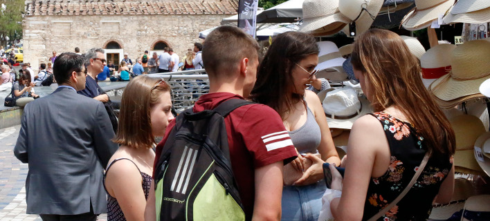 Ναι στην Ευρώπη, λένε οι νέοι αλλα είναι δύσπιστοι απέναντι στους θεσμούς/Φωτογραφία: Eurokinissi