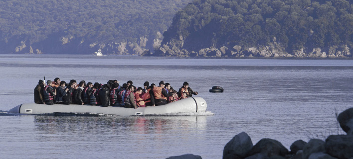 Ασφυξία στα νησιά του Αιγαίου από τους πρόσφυγες - Στις 2.325 οι νέες αφίξεις τον Σεπτέμβριο