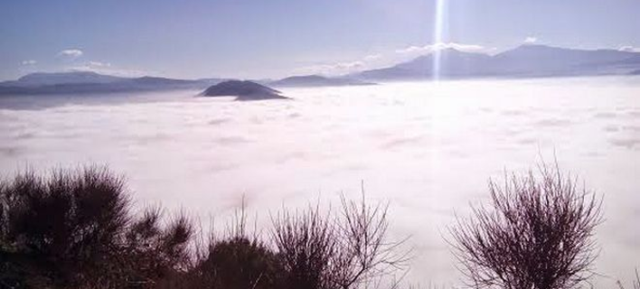 Εντυπωσιακές εικόνες: Η πόλη και η λίμνη των Ιωαννίνων «εξαφανίστηκαν» κάτω από την πυκνή ομίχλη [εικόνες]