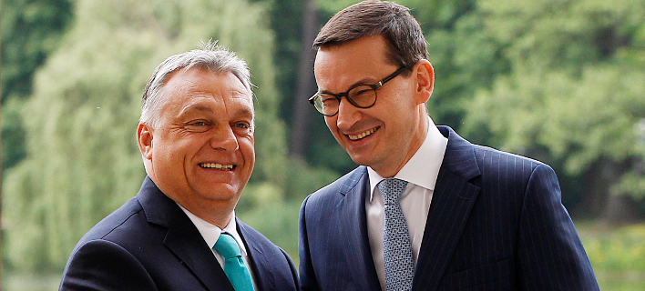 Oι πρωθυπουργοί Ουγγαρίας και Πολωνίας, Βίκτορ Ορμπάν και Ματέους Μοραβιέτσκι (Φωτογραφία αρχείου: ΑΡ) 
