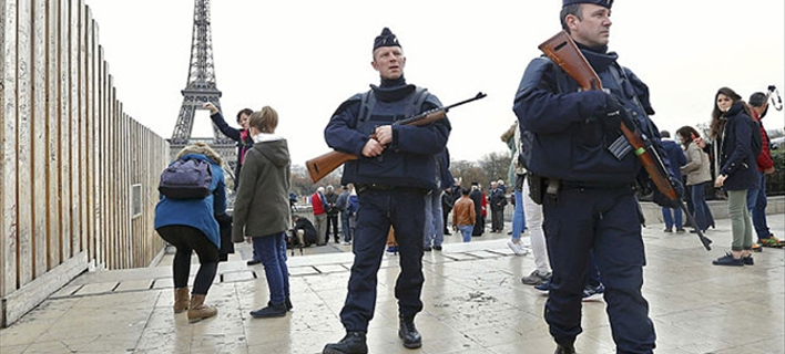 Συνελήφθη 15χρονος που σχεδίαζε επίθεση στο Παρίσι