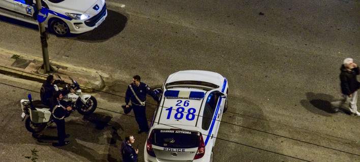 Eκτακτο: Επίθεση κατά Ειδικού Φρουρού στα Εξάρχεια, έξω από το υπ. Πολιτισμού