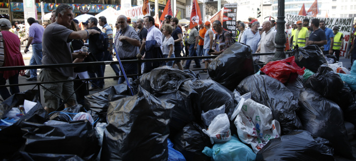 Κρίσιμη συνεδρίαση της ΠΟΕ-ΟΤΑ με φόντο τα «βουνά» των σκουπιδιών