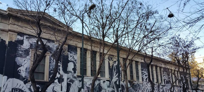 To νέο αστικό ντιμπέιτ: Ωραίο ή απαράδεκτο το τεράστιο γκράφιτι στο Πολυτεχνείο; [εικόνες]