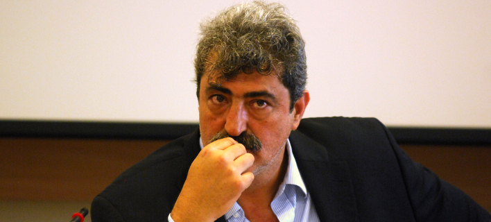 Πολάκης εκτός ορίων: Χουντοβασιλικά υπολείμματα πήγαν στην κηδεία του Μητσοτάκη