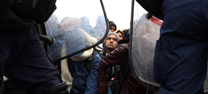 Γιατροί του Κόσμου: Καταγγέλλουν αλόγιστη χρήση βίας σε βάρος προσφύγων στην ΠΓΔΜ
