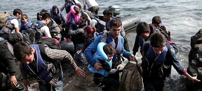 Η ΕΕ στέλνει στρατό κατά των δουλεμπόρων -Απόγνωση με τους πρόσφυγες