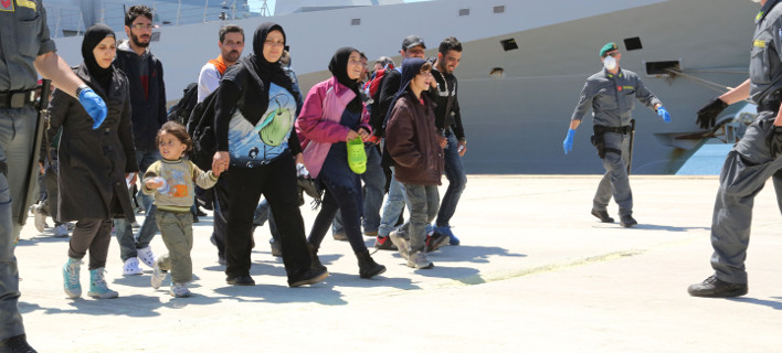  Oρισμένοι πρόσφυγες είχαν τη δυνατότητα να ταξιδέψουν με μεγαλύτερη ασφάλεια στην Ευρώπη / Φωτογραφία αρχείου (AP Photo/Francesco Malavolta)