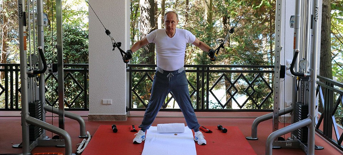 Πούτιν και Μεντβέντεφ κάνουν επίδειξη δύναμης και γυμνάζονται μαζί [εικόνες & βίντεο]
