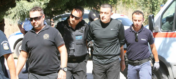 Στο Εφετείο Λαμίας μεταφέρθηκε σήμερα το πρωί από τις φυλακές Δομοκού ο ισοβίτης Αλβανός κακοποιός Αλκέτ Ριζάι. Στο Εφετείο Λαμίας μεταφέρθηκε σήμερα το πρωί από τις φυλακές Δομοκού ο ισοβίτης Αλβανός κακοποιός Αλκέτ Ριζάι.