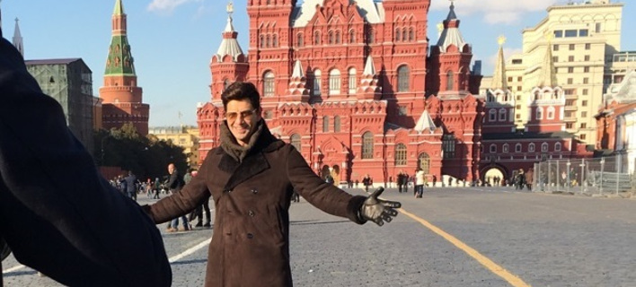 Ο Σάκης Ρουβάς στη Μόσχα -Ξεσήκωσε την Κόκκινη Πλατεία [εικόνες & βίντεο]