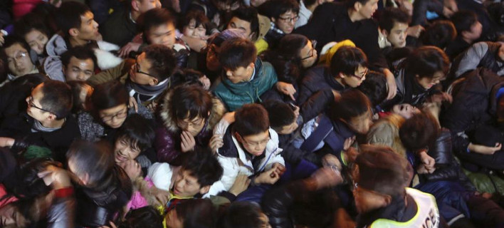 Τραγωδία στην Κίνα: 35 άνθρωποι ποδοπατήθηκαν στη διάρκεια εορτασμών της Πρωτοχρονιάς [εικόνες]