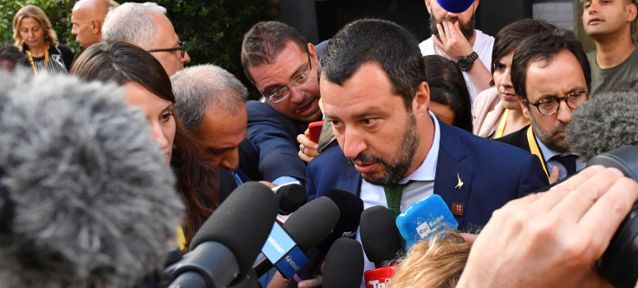 Ιταλία: Ο Σαλβίνι περιορίζει τις υπηρεσίες που προσφέρονται στους αιτούντες άσυλο