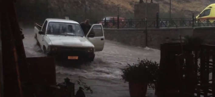 Νύχτα «αποκάλυψης» στην Σαμοθράκη- Πλημμύρες, κατολισθήσεις και αποκλεισμένοι δρόμοι από την καταιγίδα στο νησί [βίντεο]