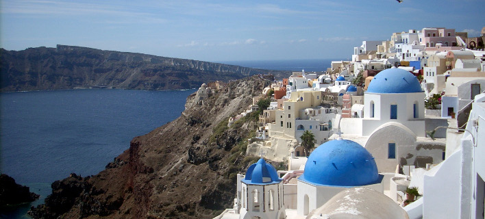 ΤαξιδιÏÏική οδηγία για Ïη ΣανÏοÏίνη εξÎδÏÏαν Ïα ÎνÏμÎνα ÎÏαβικά ÎμιÏάÏα. ΦÏÏογÏαÏία: AP