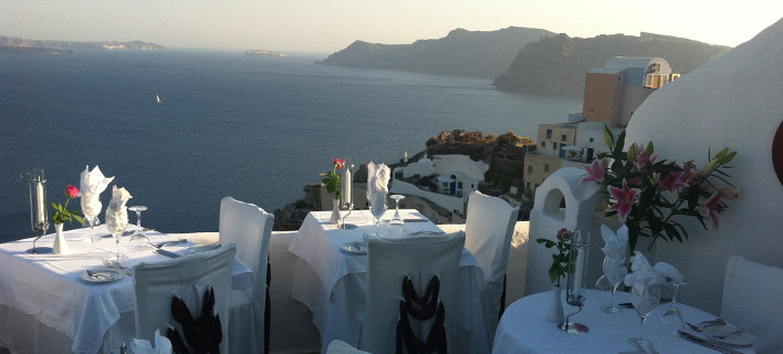 Τα εστιατόρια με την πιο όμορφη θέα στον κόσμο - Η Σαντορίνη ξεχωρίζει ξανά [εικόνες]
