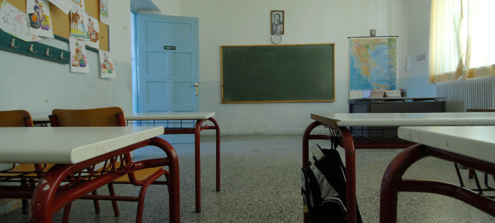 Λύθηκε το μυστήριο: 17 ανήλικοι πέταγαν ναφθαλίνη σε σχολεία του Αγρίνιου