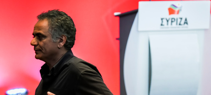 Το Twitter κάνει πάρτι με τα «ένσημα Σκουρλέτη» -Απίστευτες ατάκες μετά τον καβγά με τον Μητσοτάκη 