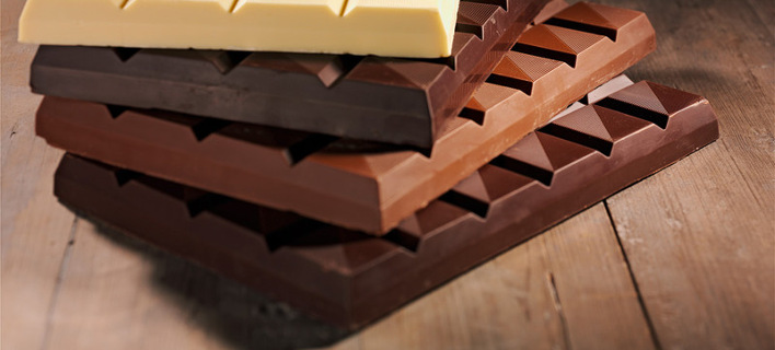 Η σοκολάτα μειώνει τον κίνδυνο καρδιακών παθήσεων και εγκεφαλικού