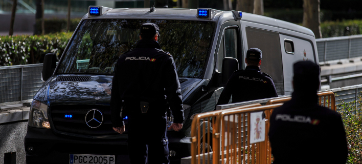 Αυτοκίνητο έπεσε πάνω σε πεζούς στην Σαραγόσα της Ισπανίας – Τρεις τραυματίες