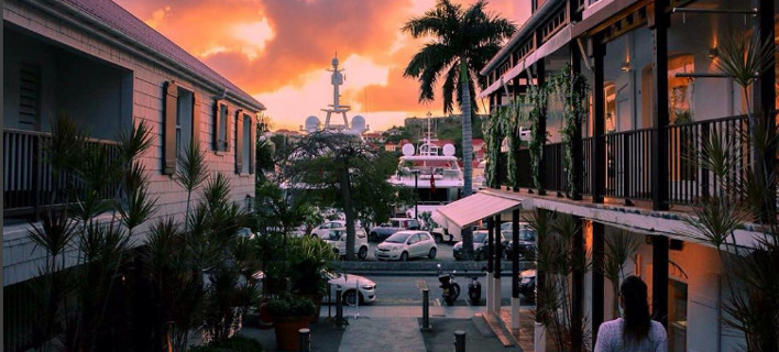 St. Barts, εκεί που κάνουν Πρωτοχρονιά οι μεγιστάνες -«Κόντρες» με γιοτ, το πάρτι με τους Rolling Stones του Αμπράμοβιτς και ο Ντι Κάπριο [εικόνες]