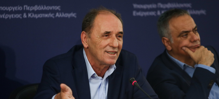 Με μπουλντόζες προσπαθεί η κυβέρνηση να ξεφύγει από την ανεπάρκεια των χειρισμών στο Μάτι