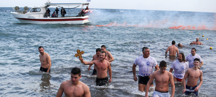 Μόνο με χαρτί γιατρού μπορούν να βουτήξουν για το σταυρό, τα Θεοφάνεια, στη Ρόδο