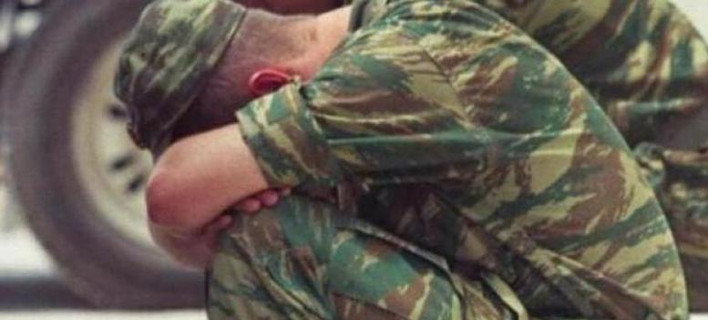 Στρατιωτικός ο 45χρονος που αυτοκτόνησε στην Πάτρα -Επεσε από την ταράτσα φορώντας τη στολή του