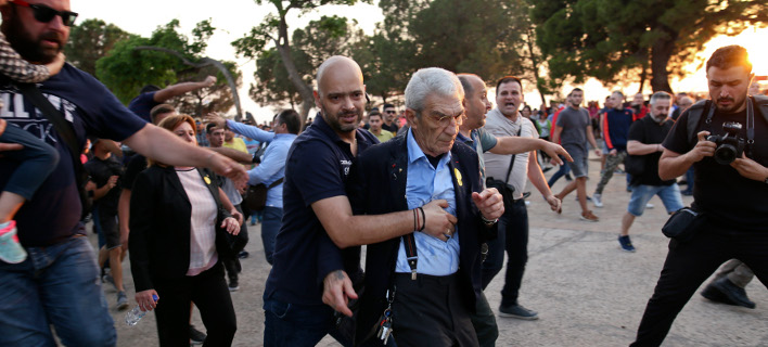 Πρόεδρος δημ. Συμβουλίου Θεσσαλονίκης: Ηθελαν να κάνουν κακό στον Μπουτάρη, τον χτυπούσαν στο κεφάλι