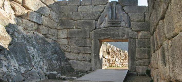 Φιάσκο με τον «θρόνο του Αγαμέμνονα» -Είναι... λεκάνη, λέει η Αρχαιολογική Εταιρεία