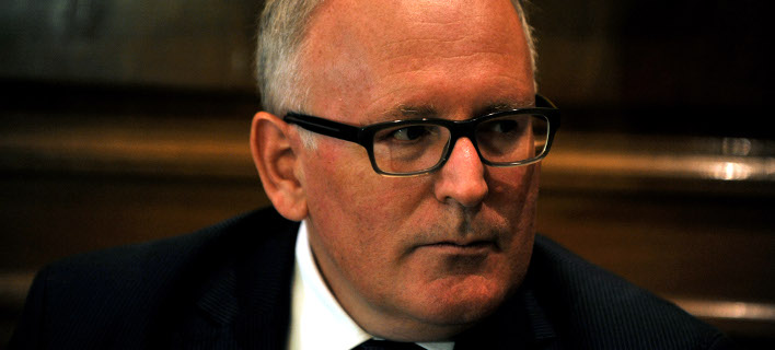 Ενόχληση του Τίμερμανς για τους ελληνικούς χειρισμούς στο προσφυγικό (Φωτογραφία: EUROKINISSI/ΤΑΤΙΑΝΑ ΜΠΟΛΑΡΗ)