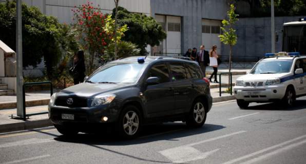 «Οχι» από το δικαστικό συμβούλιο στην έκδοση των τριών από τους 8 Τούρκους αξιωματικούς 