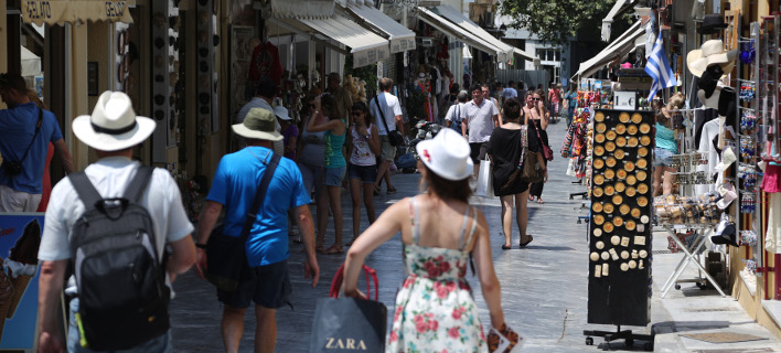 Αρνητικό ρεκόρ δεκαετίας: Υποχώρηση 9,2% στα τουριστικά έσοδα του Αυγούστου