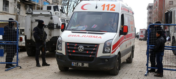 Κρυφός εμφύλιος στην Τουρκία: Δύο νεκροί μετά από επίθεση ενόπλων σε αστυνομικό τμήμα στην Τουρκία [εικόνες]