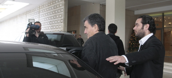 Μπρα ντε φερ κυβέρνησης-δανειστών: Πού τα βρίσκουν και πού όχι Μπρα ντε φερ κυβέρνησης-δανειστών: Πού τα βρίσκουν και πού όχι