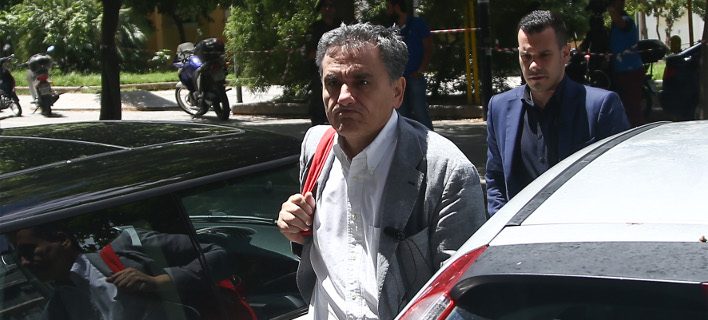 ÎαÏÏνι ÏÏον ÎαμμÎνο: ÎÏβοÏ
ν δαÏÎ¬Î½ÎµÏ ÏοÏ
ÎμÏ
Î½Î±Ï Î³Î¹Î± να δÏÏοÏ
ν μειÏμÎνο ΦΠÎ