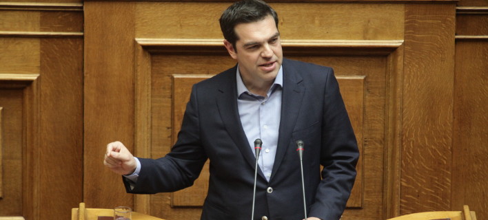 Το Bloombrerg βλέπει τρεις επιλογές Τσίπρα: Δημοψήφισμα, εκλογές, ή συνθηκολόγηση με έξτρα μέτρα